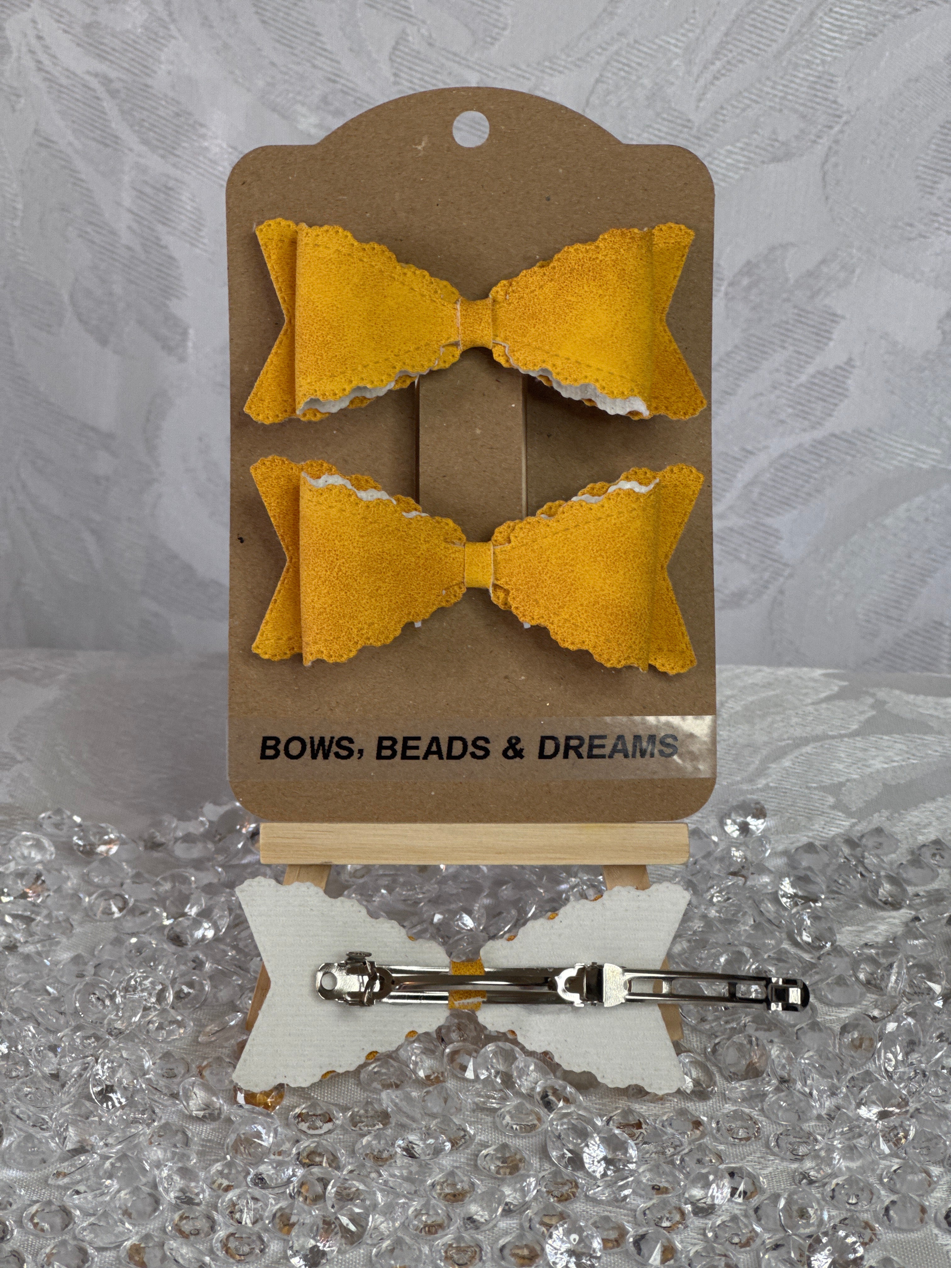 Amarilla Bow