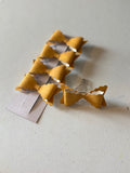 Amarilla Bow