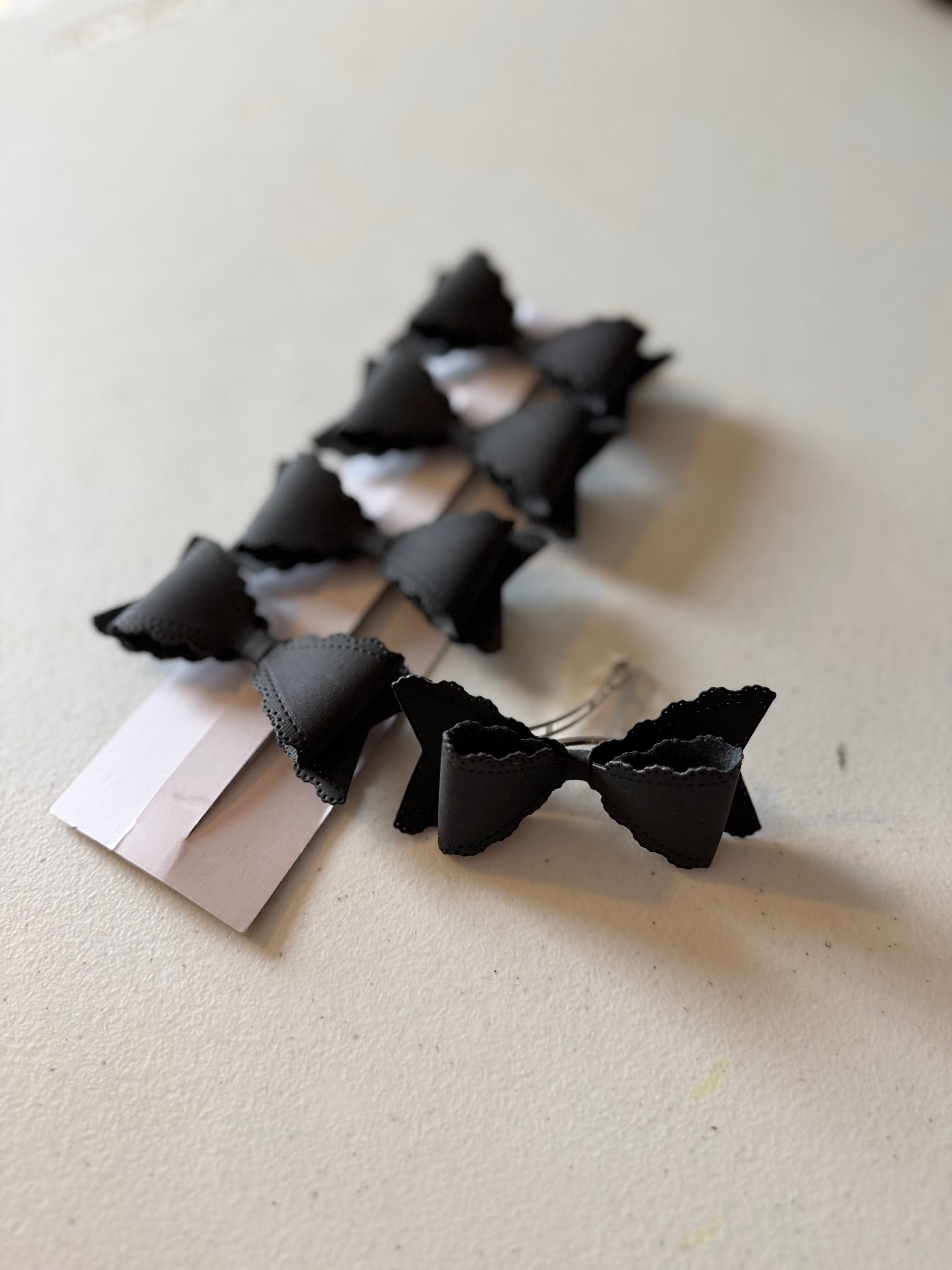 Achromatica Bows